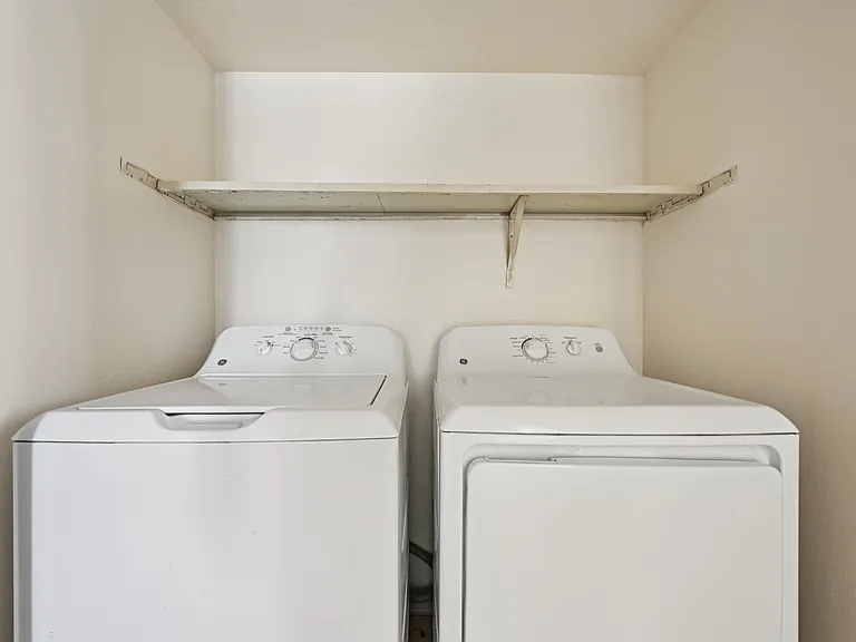 Hunter's Run Apartments — Photo 13