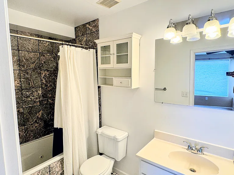 69 Florida Ave NW #1 — Photo 20