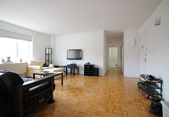 3rd image of 225 8th Ave #14E