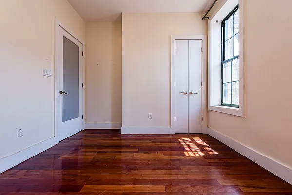 Rented by Nooklyn NYC LLC | media 9