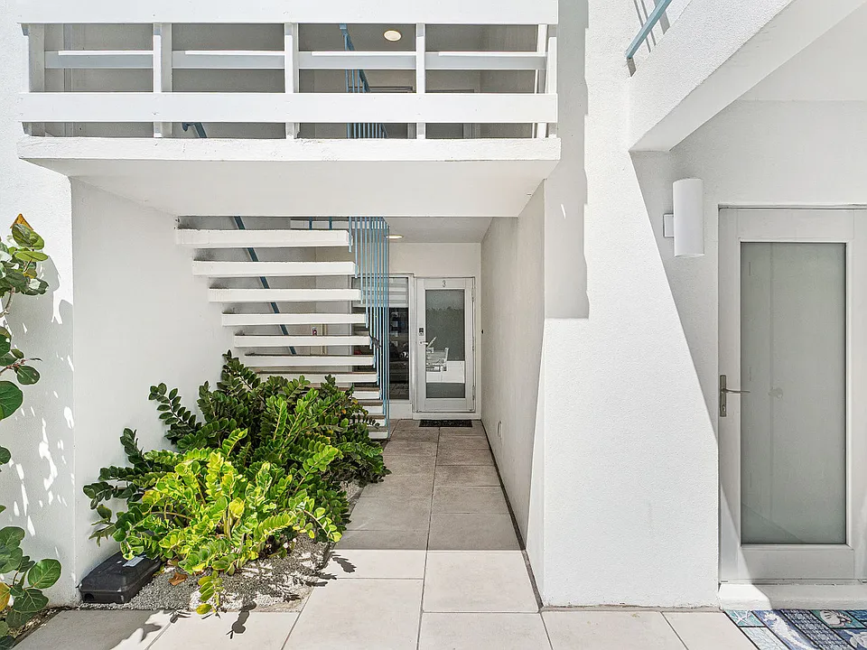 625 NE 13th Ave #3