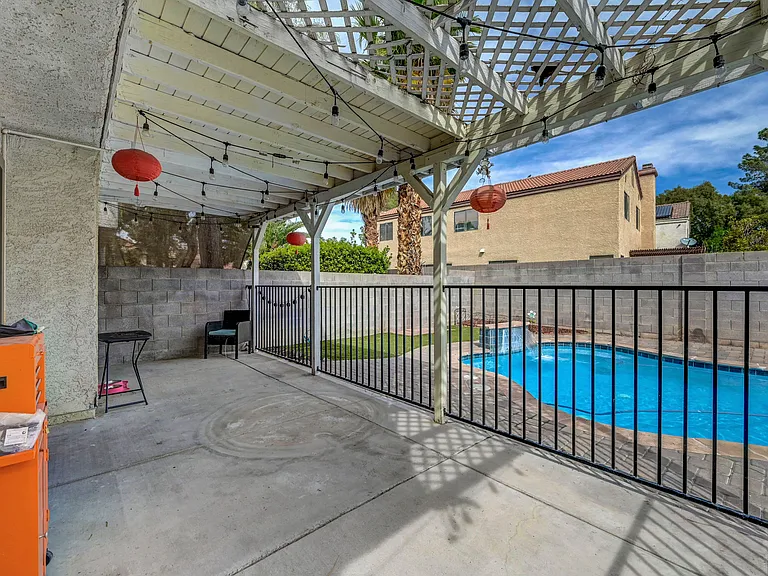 6644 Pepperidge Way — Photo 9