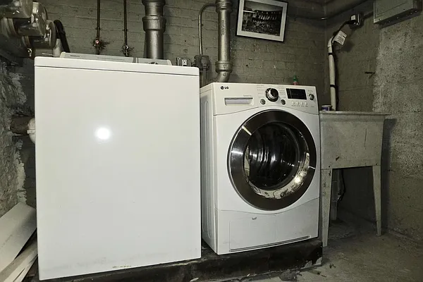 Rented by Compass | media 7