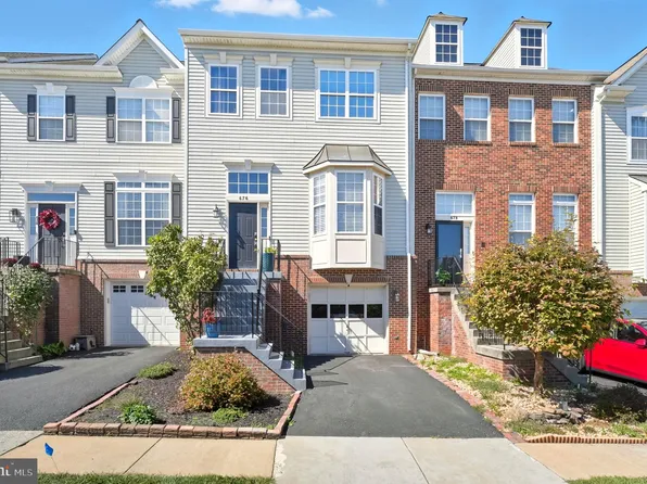 676 McLeary Sq SE, Leesburg, VA 20175