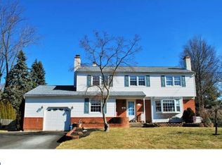 1144 Toll House Ln, Warminster, PA 18974