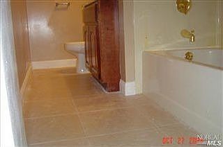 4th image of 2074 Buckingham Dr