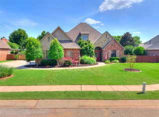 312 Carriage Bluff Ct, Edmond, OK 73003