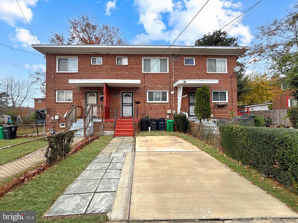 1st image of 610 Hampton Dr