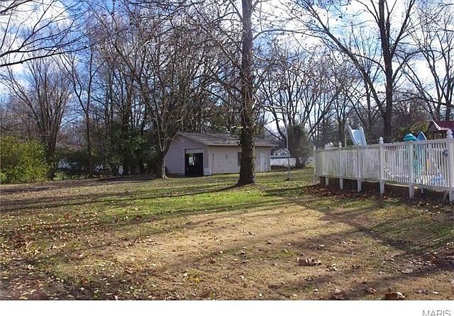 2nd image of 337 Hutchinson Rd
