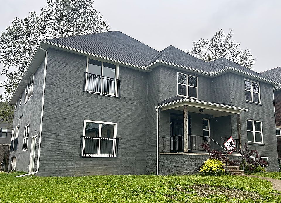4 Unit Apartment 7,400 SF
