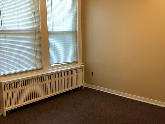 2nd image of 4031 N Lowell Ave APT 1