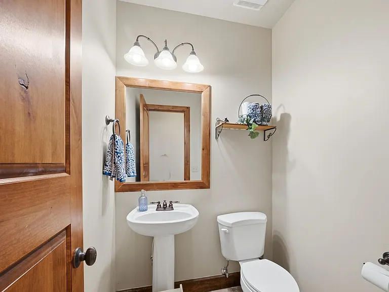 1916 N 1550 E — Photo 20