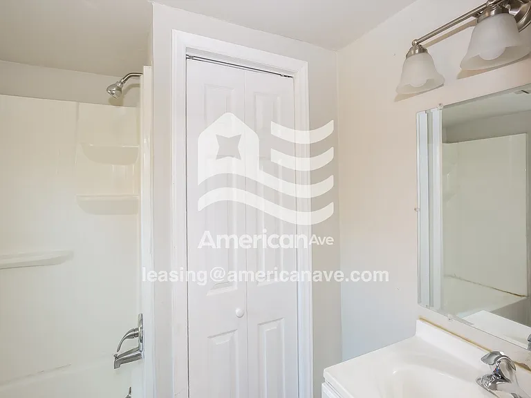 30587_013_bathroom_13663430.jpg