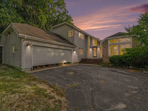 11276 Gerry Ct, Crown Point, IN 46307