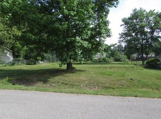 1128 Dewey St, Houston, MO 65483