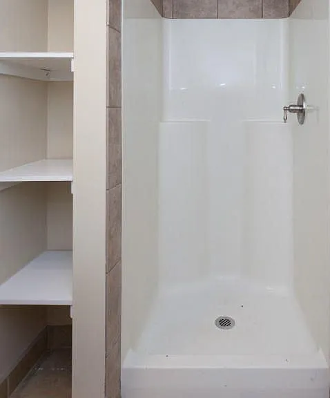913 Wall St — Photo 10
