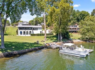 2166 S Shore Acres Rd, Soddy Daisy, TN 37379