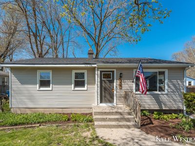 355 43rd St SE, Kentwood, MI, 49548