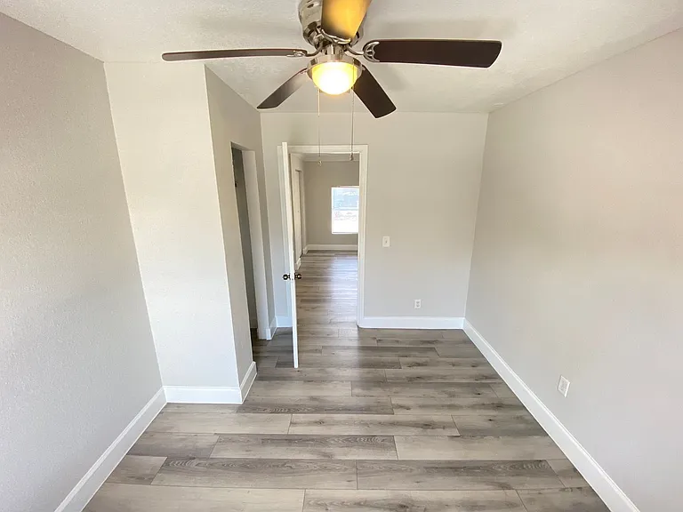 812 W Livingston St #A — Photo 15