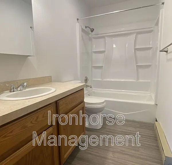 809 W Villard St #45 — Photo 8