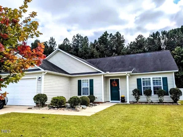 849 Fairfield Cir, Raeford, NC 28376