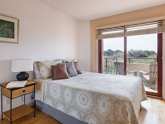 5th image of 875 La Playa St #Oceanfront