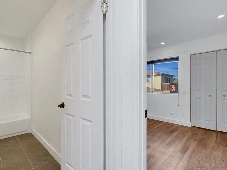 1623 Ramona Ave — Photo 12