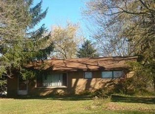 10963 Olmar Dr, Chardon, OH 44024