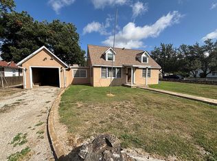 1101 Lisbon St, Castroville, TX 78009