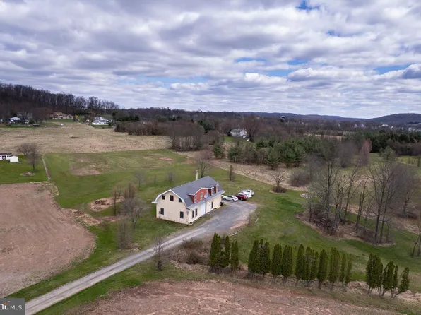 243 Schlegel Rd, Gilbertsville, PA 19525