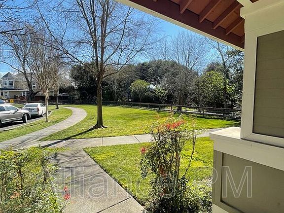 4th image of 438 Matteri Cir