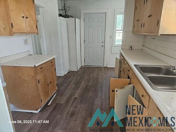 2nd image of 307 N Mesquite St