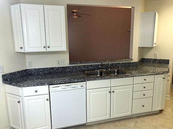 5th image of 7364 Middlebrook Cir
