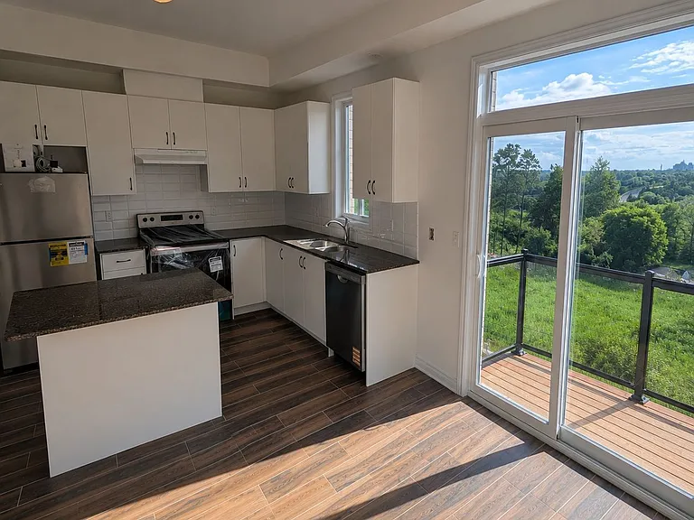 15 Inverary Cres — Photo 14