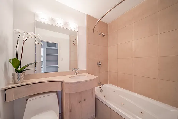 Rented by R New York | media 19