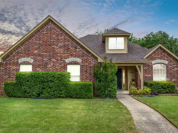 1209 E 146th St S, Glenpool, OK 74033