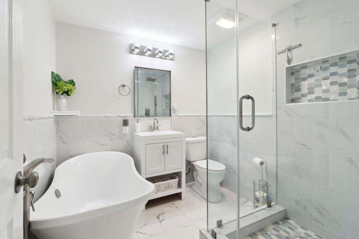Thornwood Dr-04042025-045.jpg