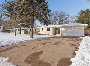 2912 W 88th St, Bloomington, MN 55431