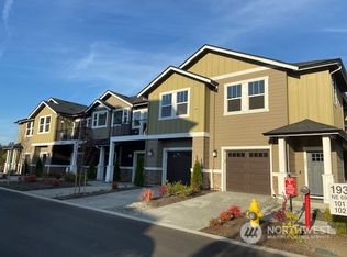 19382 NE 69th Cir #202, Redmond, WA 98052