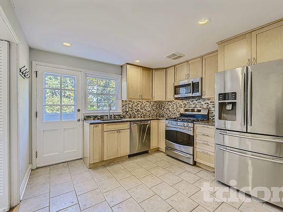 5th image of 1432 Putty Hill Ave
