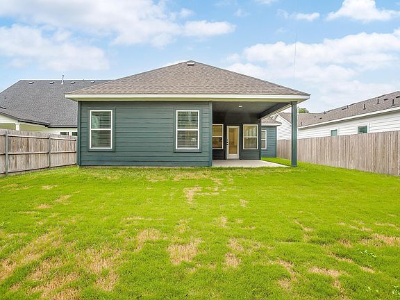 2nd image of 809 Stamps Ave