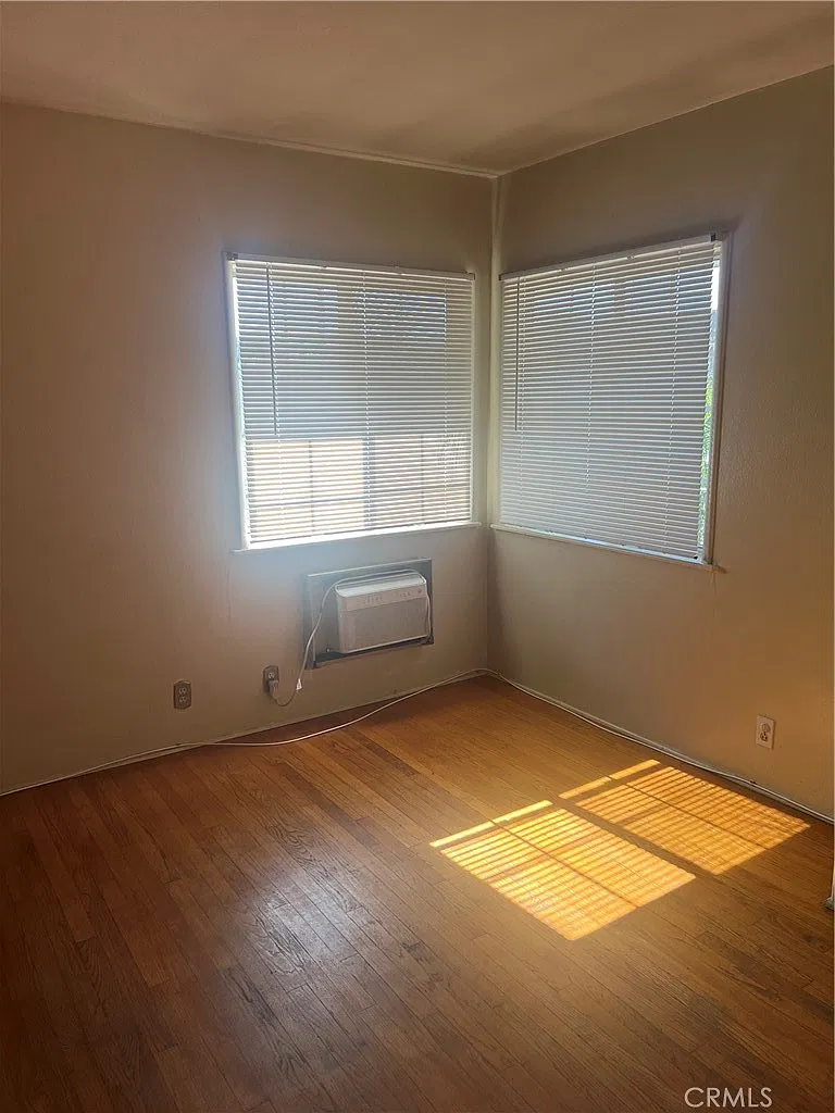 2 bed, 1015 sqft, $2,265 — Photo 2