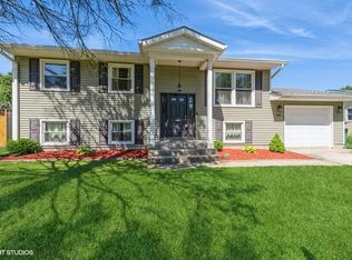 1503 Peachtree Dr, Valparaiso, IN 46383