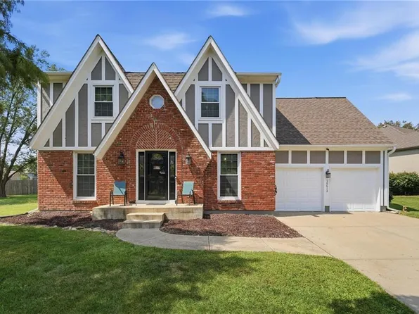 10612 Bluejacket St, Overland Park, KS 66214