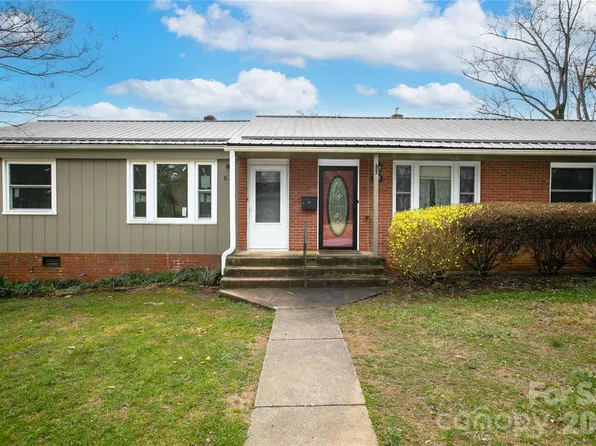 68 Elm Bend Rd, Brevard, NC 28712