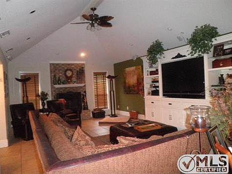 5th image of 3613 Bluegrass Dr
