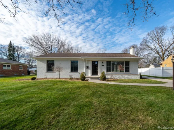 276 S Williamsbury Rd, Bloomfield Hills, MI 48301