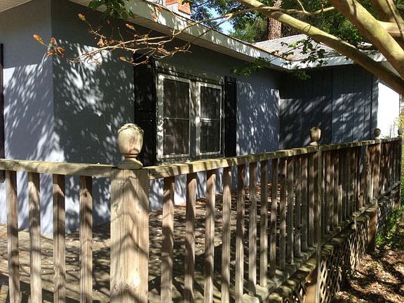 2nd image of 113 Hillman St