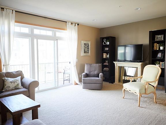 4th image of 11876 Emery Village Dr N #2702
