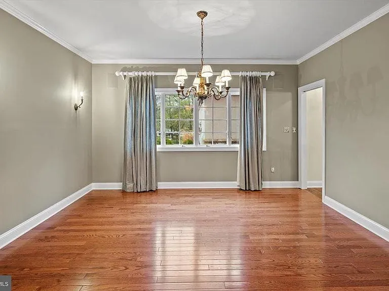 12 Windermere Way — Photo 18